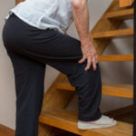 階段で起きる膝の痛み