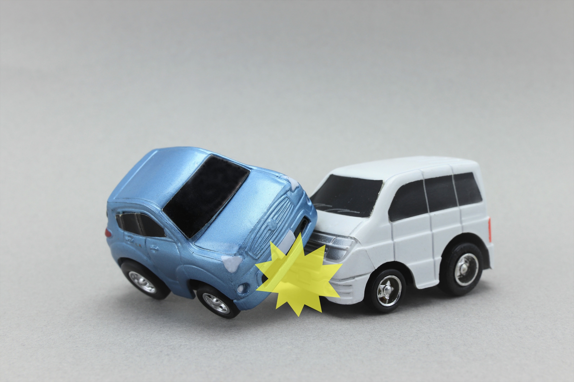 交通事故衝撃イメージ