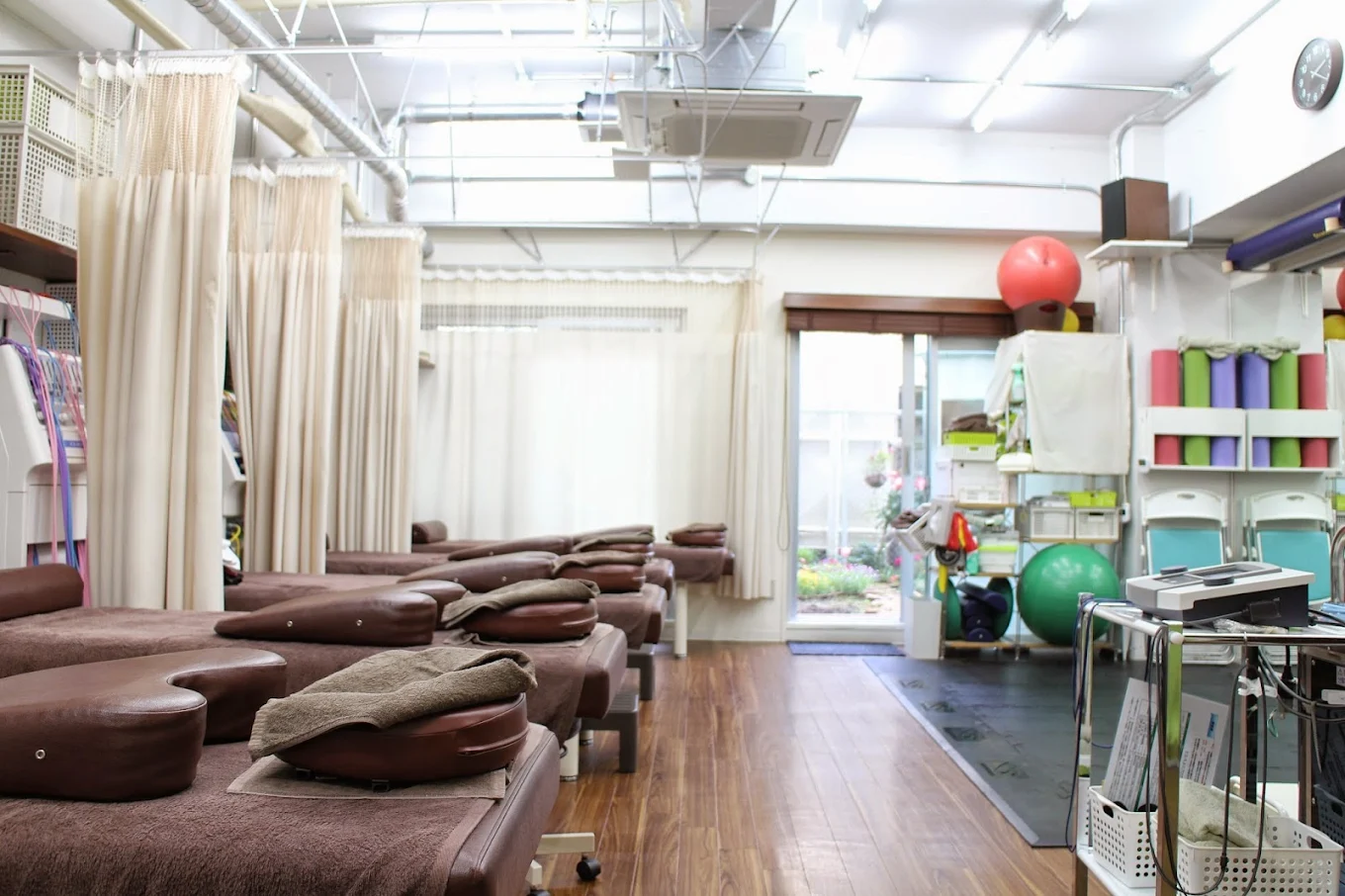 首こり・首の痛みなら中野・新中野駅前にある「大木接骨院」